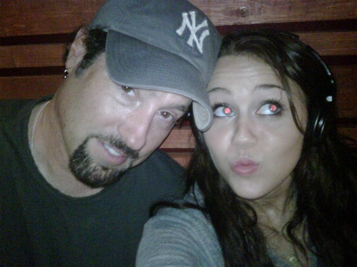 3913236 - 0-0 TWITTER PICS