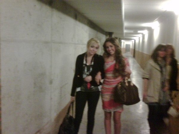 5161296 - 0-0 TWITTER PICS