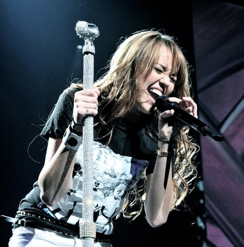 16016201adevore915200894012AM - 0-0 TWITTER PICS