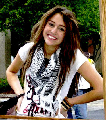 4225786809_miley_cyrus__cyrus__2009-12-29