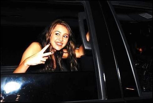 7559702527a8488473260l - 0-0 SHES JUST BEING MILEY