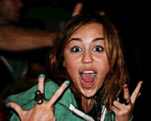 b7jgvxpq - 0-0 SHES JUST BEING MILEY