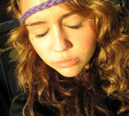 miley2-thumb-440x396