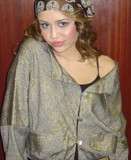 miley_cyrus_cutie_281329