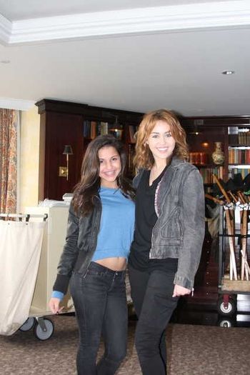00003120 - 0-0 MILEY WITH FAN