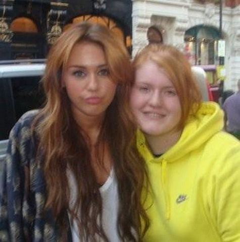 3142mgx - 0-0 MILEY WITH FAN