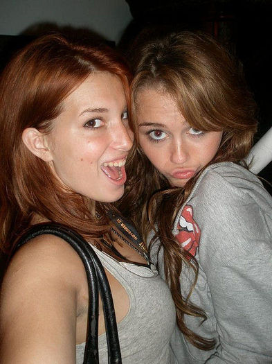 3002487884_Miley_Cyrus_Rare_2008-11-04 - 0-0 MILEY WITH FAN