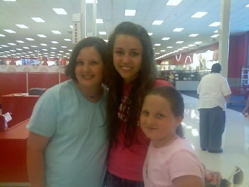 3382319965_670c7ce74a - 0-0 MILEY WITH FAN