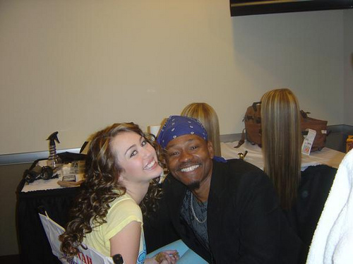 3383136768_73bdd7fbf5 - 0-0 MILEY WITH FAN