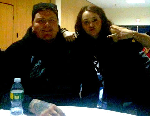 4226559024_miley_cyrus__cyrus__2009-12-29 - 0-0 MILEY WITH FAN