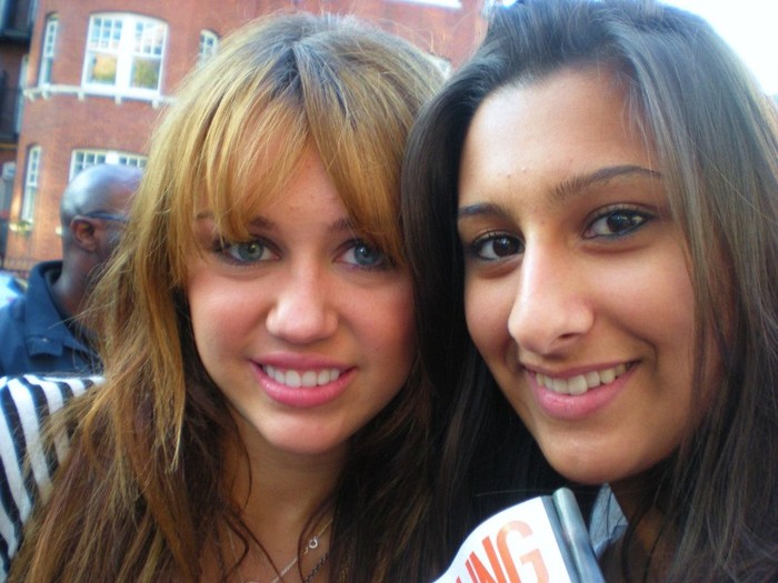5375049633_Miley_Cyrus_8502592_2008-10-12_16-06-367E0