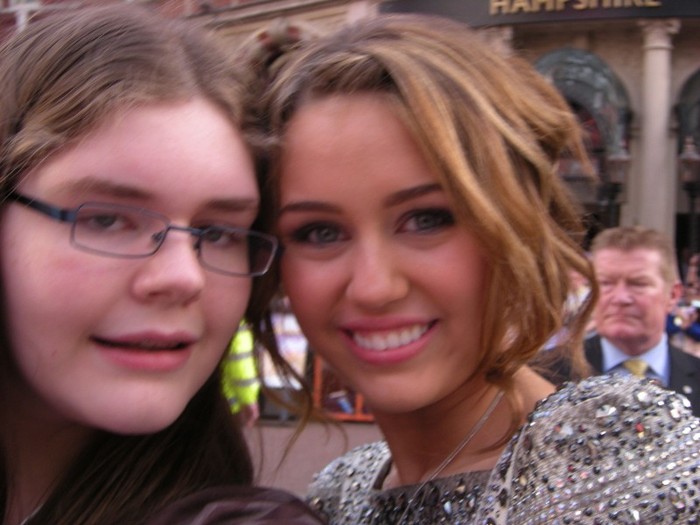 5375649960_Miley_Cyrus_6466913_2009-04-23_17-09-31