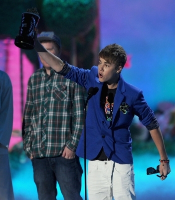  - 2011 The 2011 MTV Movie Awards 6th June