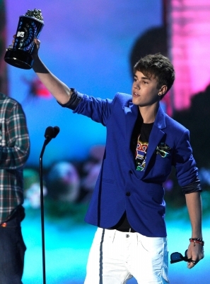  - 2011 The 2011 MTV Movie Awards 6th June