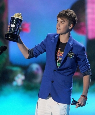  - 2011 The 2011 MTV Movie Awards 6th June