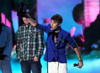 - 2011 The 2011 MTV Movie Awards 6th June