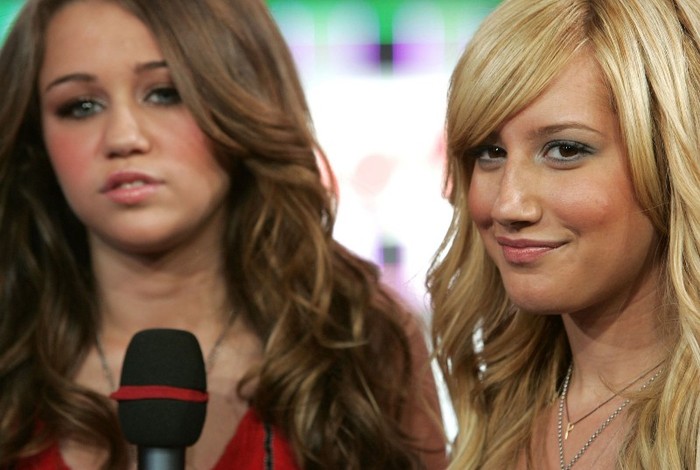 006~7 - 0-0 ASHLEY TISDALE AND MILEY AT TRL