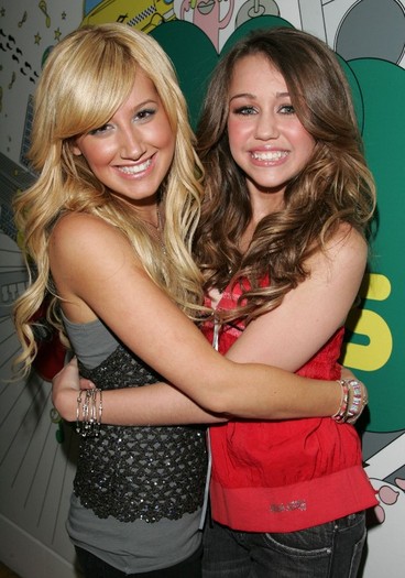 012~7 - 0-0 ASHLEY TISDALE AND MILEY AT TRL