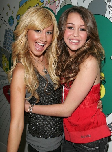 014~5 - 0-0 ASHLEY TISDALE AND MILEY AT TRL
