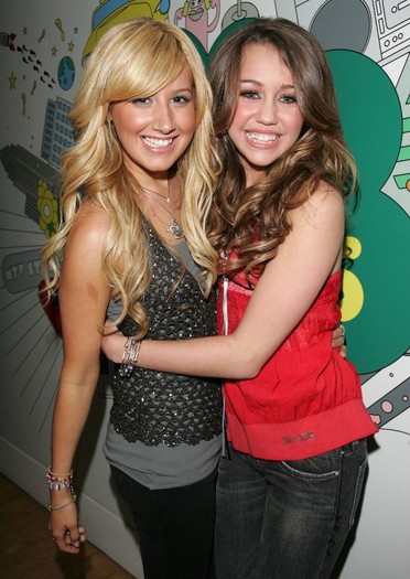 022~3 - 0-0 ASHLEY TISDALE AND MILEY AT TRL