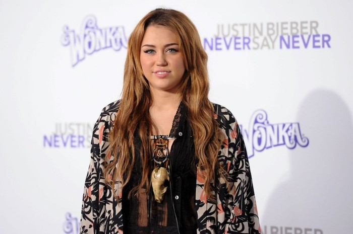 011~35 - 0-0 NEVER SAY NEVER PREMIERE IN LOS ANGELES