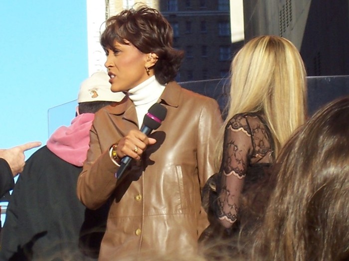 hq130 - 0-0 GOOD MORNING AMERICA - PERFORMANCE