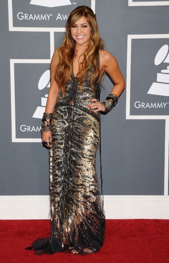 019~25 - 0-0 53RD ANNUAL GRAMMY AWARDS - ARRIVALS