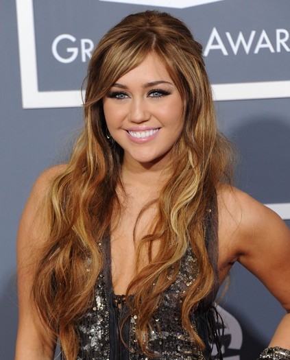098~1 - 0-0 53RD ANNUAL GRAMMY AWARDS - ARRIVALS