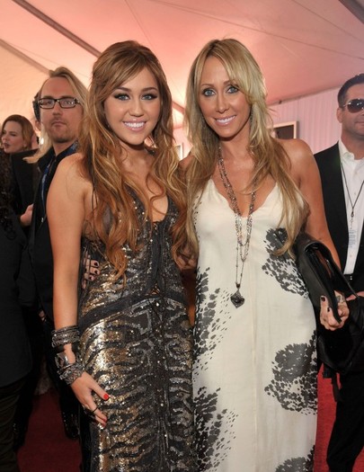 170~0 - 0-0 53RD ANNUAL GRAMMY AWARDS - ARRIVALS