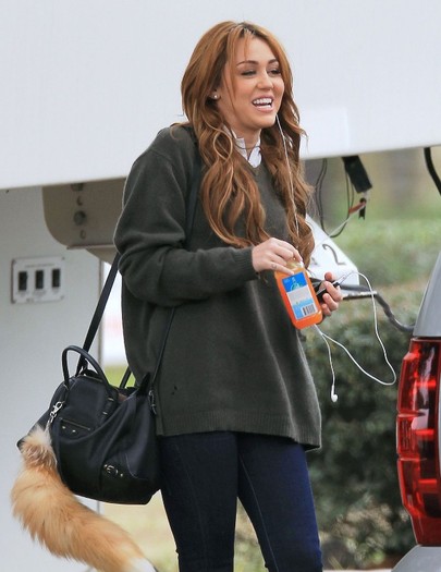 078~0 - 0-0 ON THE SET WITH TISH
