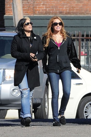 012~15 - 0-0 SO UNDERCOVER - ARRIVING ON THE SET