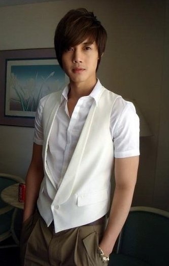 6129_119827202992_103753562992_2243221_6939989_n - o Kim Hyun Joong o