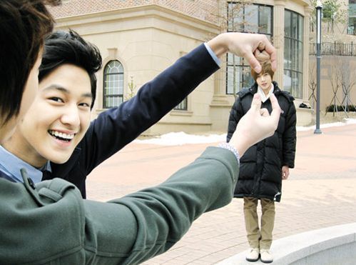 -Hyun-Joong-kim-hyun-joong-18977875-499-371