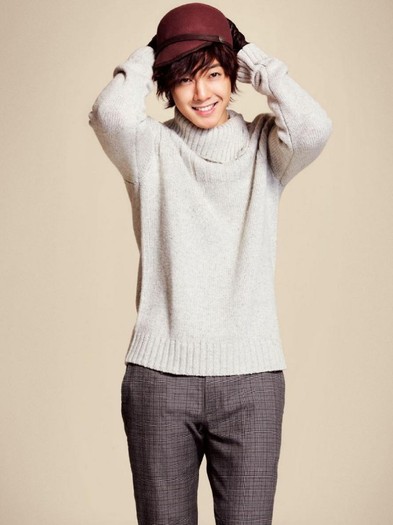 -Hyun-Joong-kim-hyun-joong-18977882-886-1181