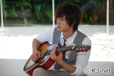 kim hyun joong in Bali (9)