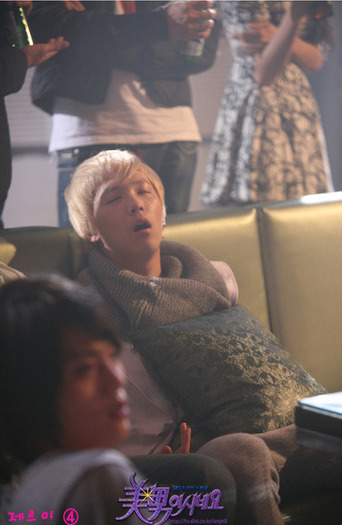 tumblr_l82sxy9Ivm1qbmv4yo1_500_large - o Hong Ki o