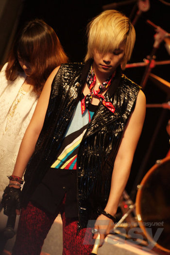 24371_402032509746_310522314746_5005782_1383055_n - o Hong Ki o