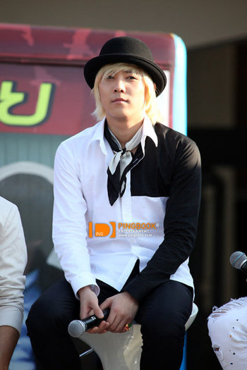 24371_402032524746_310522314746_5005784_474526_n - o Hong Ki o