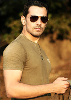 2004abhinavshukla