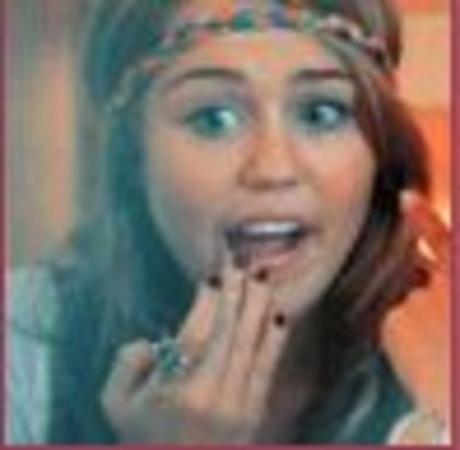 Miley se pregatea de poza pt. film!!