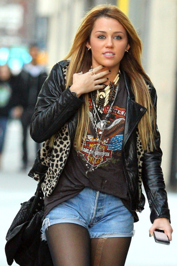 Miley Cyrus (3) - concurs1