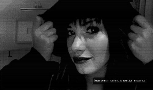 164 - Demi Lovato - Poze Personale