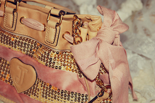 35570043_TKCSLYMUG - intrati aici