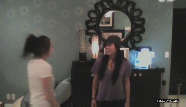 000000000085 - 0-0 Video 1 - The Miley And Mandy Show