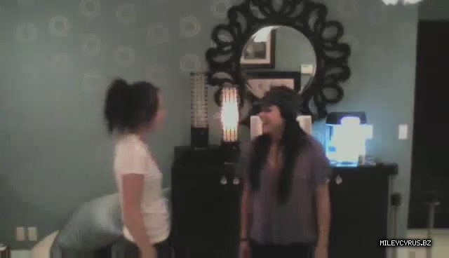 000000000100 - 0-0 Video 1 - The Miley And Mandy Show