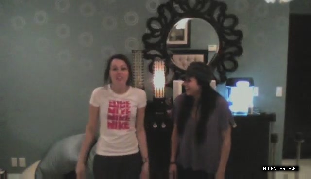 000000000101 - 0-0 Video 1 - The Miley And Mandy Show