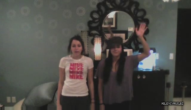 000000000104 - 0-0 Video 1 - The Miley And Mandy Show