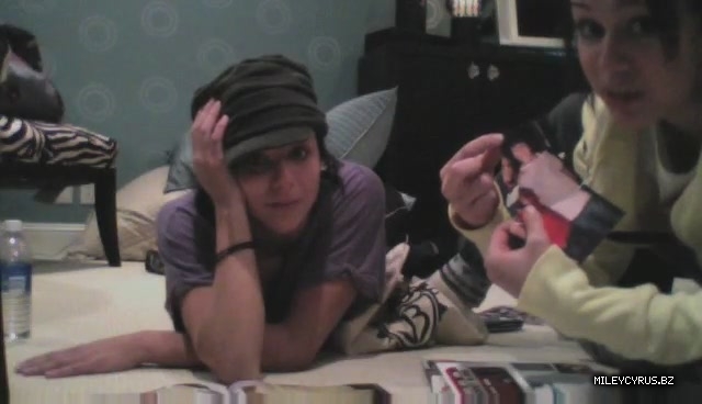 000000000163 - 0-0 Video 1 - The Miley And Mandy Show