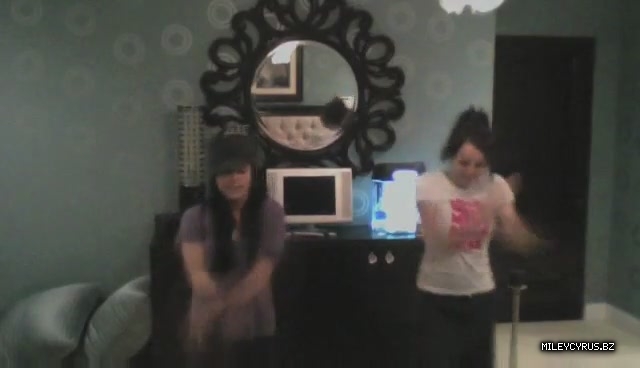000000000172 - 0-0 Video 1 - The Miley And Mandy Show