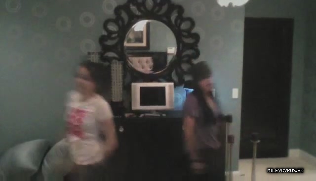 000000000175 - 0-0 Video 1 - The Miley And Mandy Show